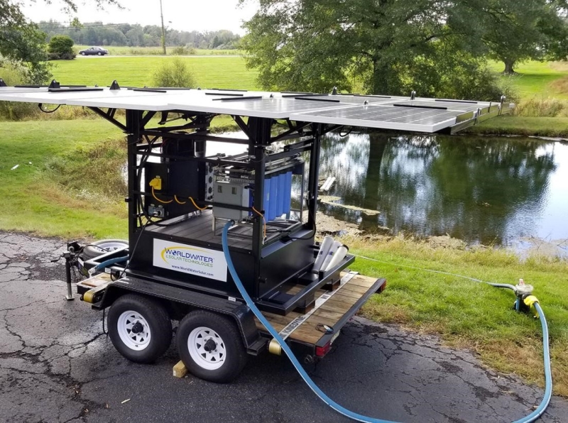 Mobile machine solar reverse osmosis seawater desalination system